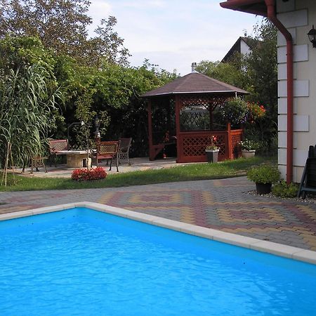 Kaktuszvirág Apartmanház Hajdúszoboszló Exterior foto