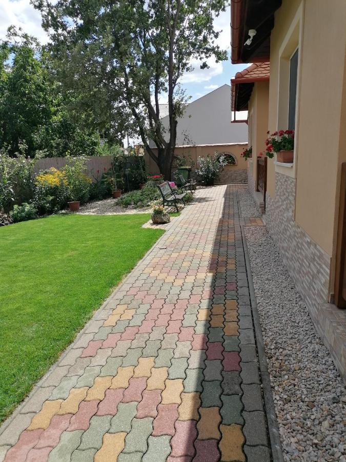 Kaktuszvirág Apartmanház Hajdúszoboszló Exterior foto