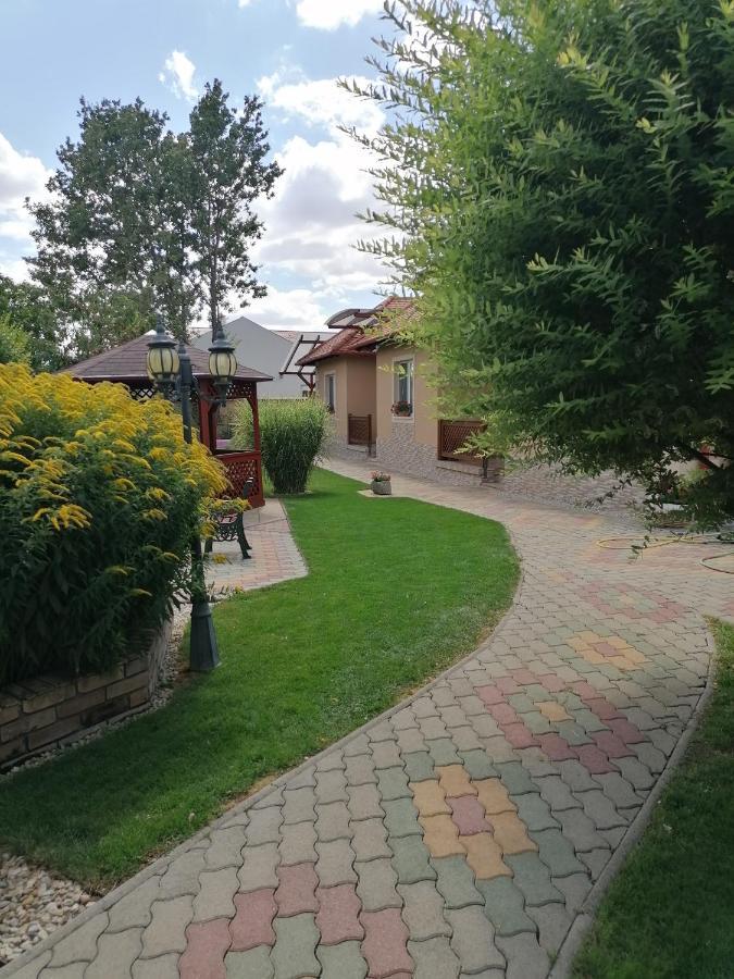 Kaktuszvirág Apartmanház Hajdúszoboszló Exterior foto