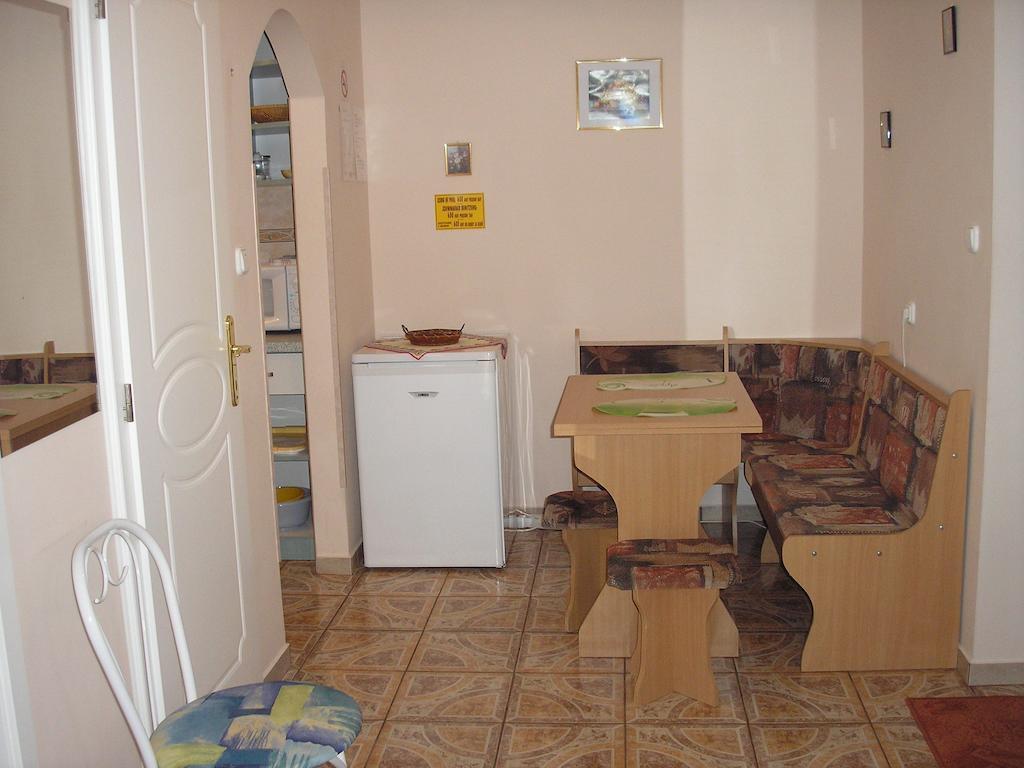 Kaktuszvirág Apartmanház Hajdúszoboszló Habitación foto